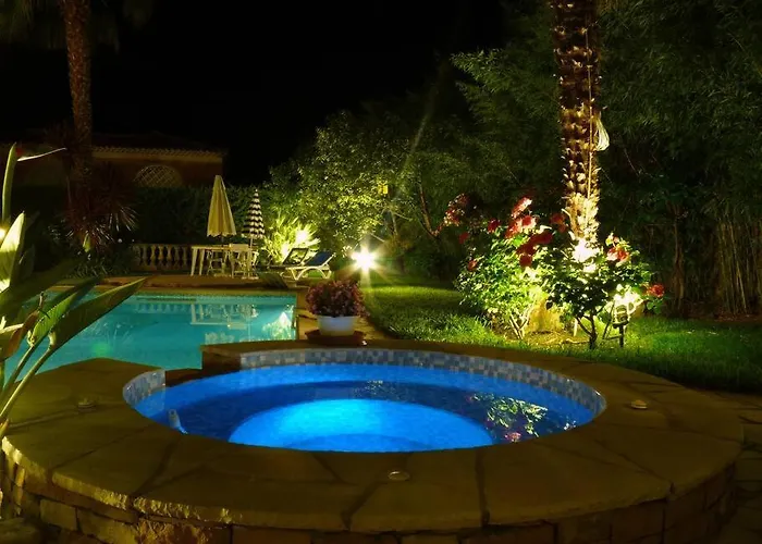 Dans De Charme, Piscine, Proche Apartman