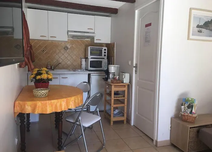 Dans De Charme, Piscine, Proche Apartman *