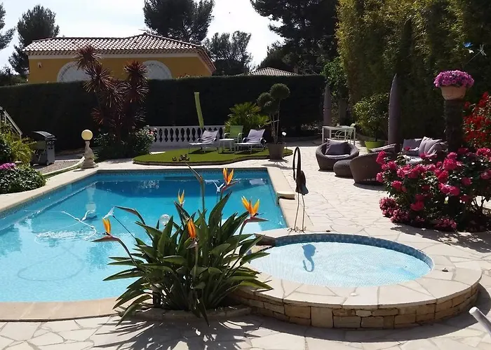 Dans De Charme, Piscine, Proche Apartman