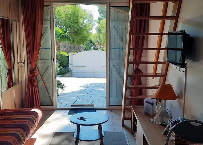 Dans De Charme, Piscine, Proche Apartman